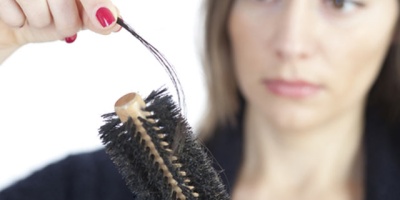 Saç neden dökülür? Saç dökülmesi nasıl engellenir?