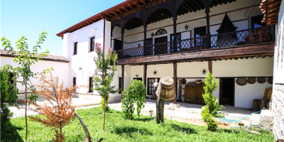 Geçmiş Ve Geleceğin Şimdiki Zamanda Buluştuğu Mekan: 'Poyraz Konağı'