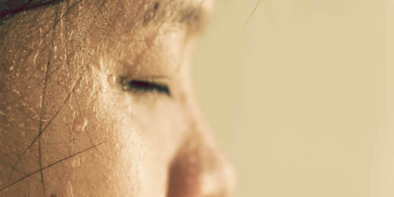 Aşırı terlemenin 7 önemli nedeni!