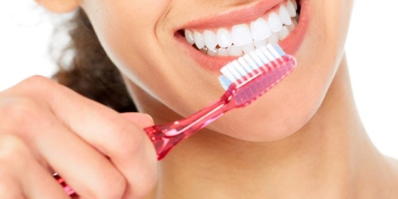 Diş Fırçalarken Yaptığımız Hatalar Nelerdir?